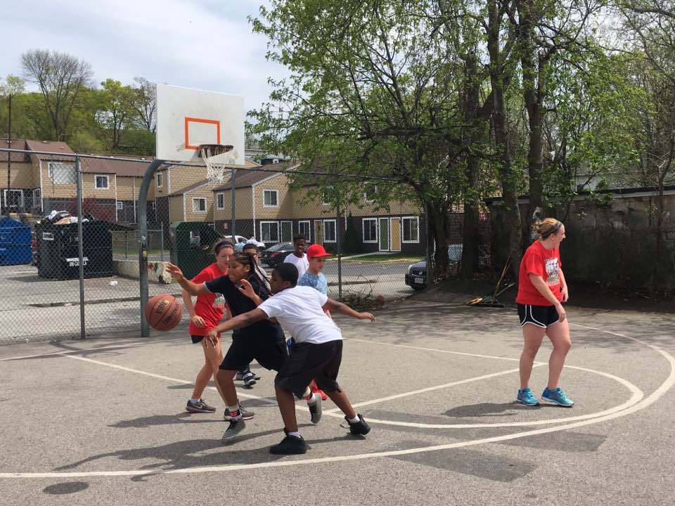 Read more about the article Summer Basketball Youth Clinic